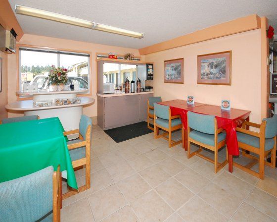 Travelodge By Wyndham Tacoma Near Mcchord Afb Restaurace fotografie